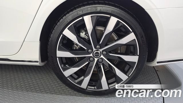 Volvo S90 B5 Ultra Dark 2026 — фото 27