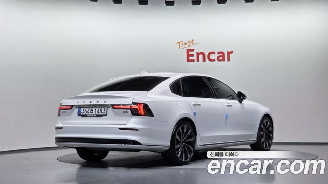 Volvo S90 B5 Ultra Dark 2026 — фото 2