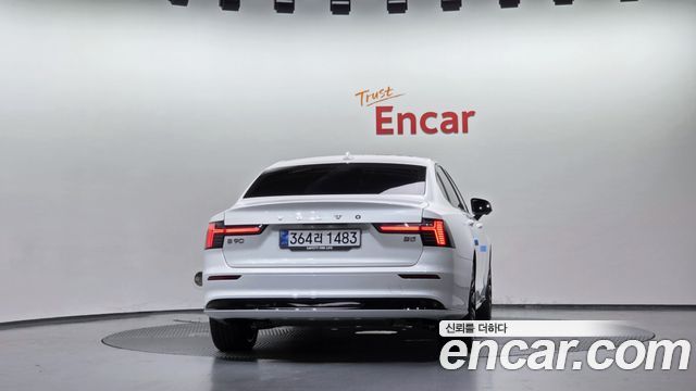 Volvo S90 B5 Ultra Dark 2026 — фото 4