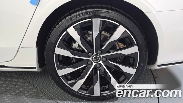 Volvo S90 B5 Ultra Dark 2026 — фото 27