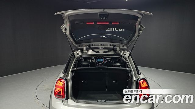 MINI Cooper Classic Plus 3rd 2024 — фото 20