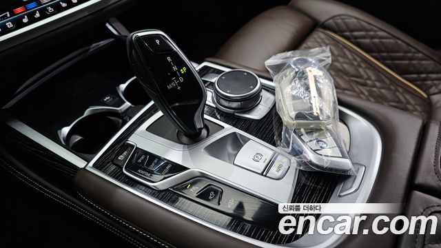 BMW 7 Series (G11) 730d xDrive M Sport 2022 — фото 9