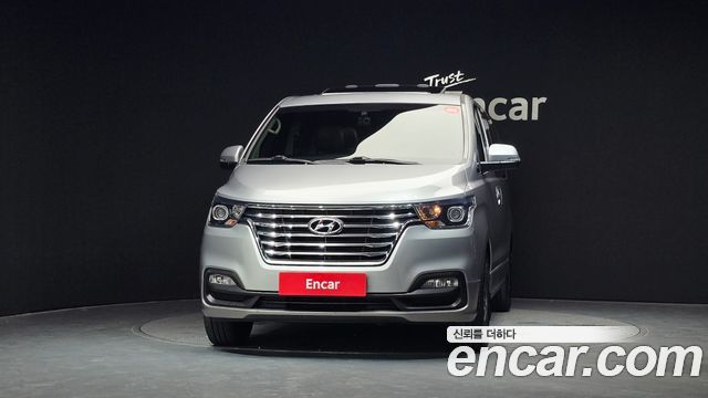 Hyundai Grand Starex Urban 9-Seater Exclusive 2019 — фото 3