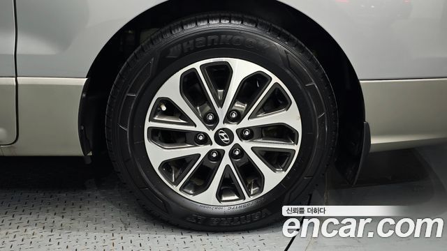 Hyundai Grand Starex Urban 9-Seater Exclusive 2019 — фото 21