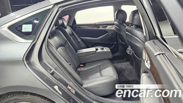 Genesis G80 3.3 GDI AWD Premium Luxury 2017 — фото 12
