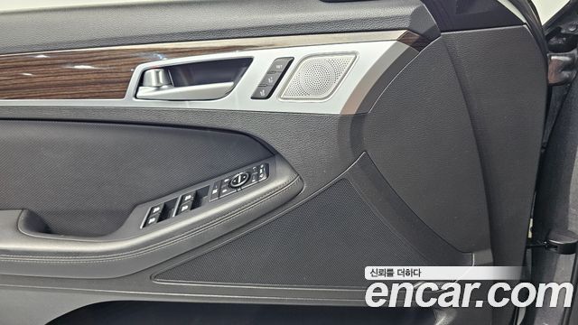 Genesis G80 3.3 GDI AWD Premium Luxury 2017 — фото 18