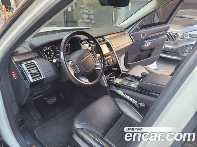 Land Rover Discovery 5 3.0 TD6 HSE Luxury 2018 — фото 8