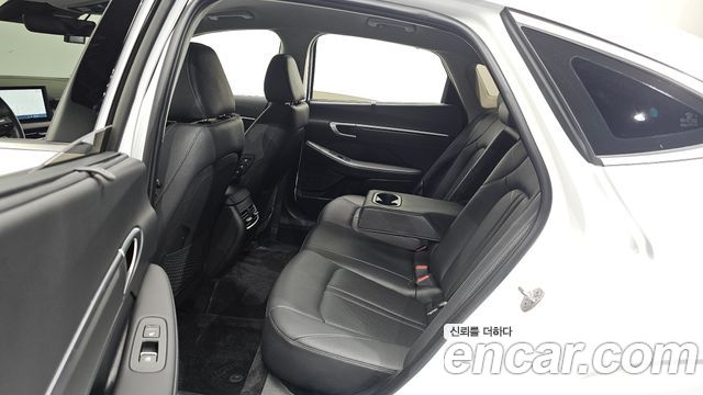Hyundai Sonata The Edge (DN8) 2.0 Exclusive 2024 — фото 12