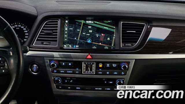 Genesis G80 3.3 GDI AWD Premium Luxury 2018 — фото 15