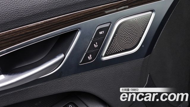 Genesis G80 3.3 GDI AWD Premium Luxury 2018 — фото 30