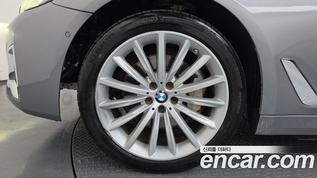 BMW 5 Series (G30) 530i xDrive Luxury 2023 — фото 5