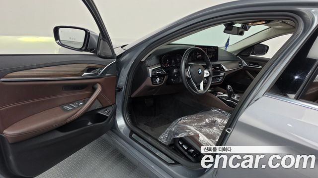 BMW 5 Series (G30) 530i xDrive Luxury 2023 — фото 10