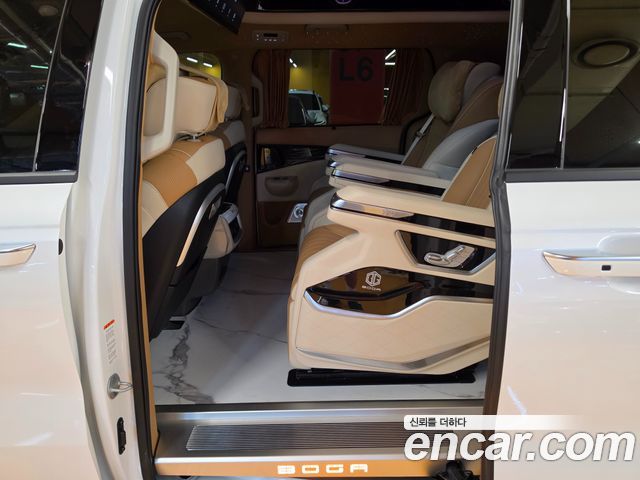 Kia Carnival (IV) Gasoline 9-Seater Hi Limousine (7-seater Limousine(Special vehicle) 2026 — фото 9