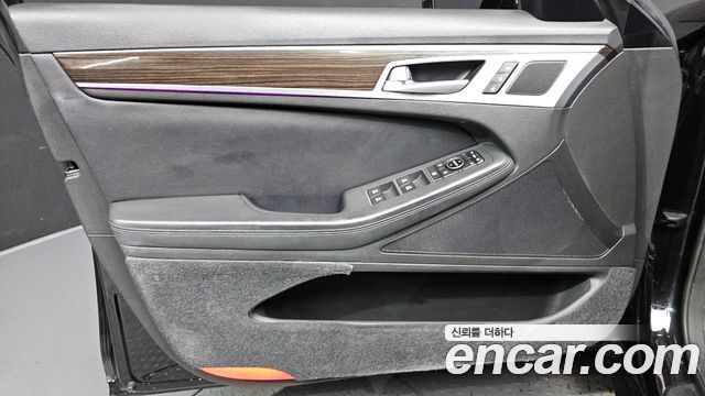 Genesis G80 3.3 GDI AWD Luxury 2018 — фото 24