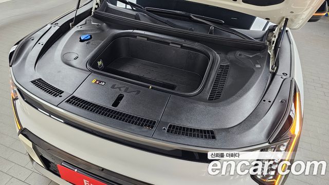 Kia EV9 Long Range 4WD GT Line 2024 — фото 6