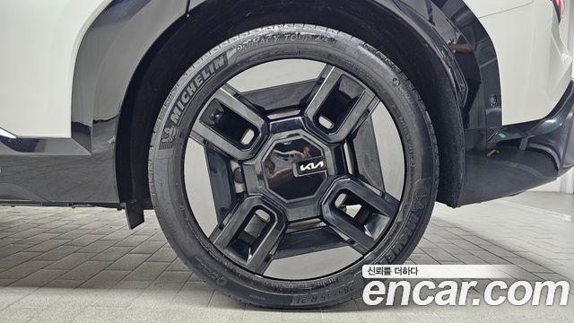 Kia EV9 Long Range 4WD GT Line 2024 — фото 21