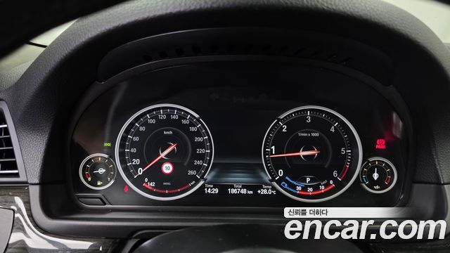 BMW 5 Series (F10) 520d Luxury 2014 — фото 8