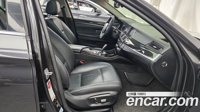 BMW 5 Series (F10) 520d Luxury 2014 — фото 15