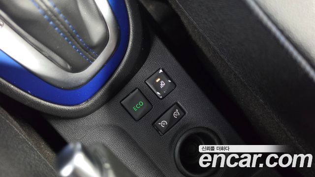 Renault Korea QM3 RE S-Edition 2018 — фото 19