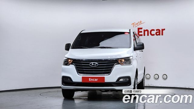 Hyundai Grand Starex 4WD Wagon 12-Seater Modern 2019 — фото 3