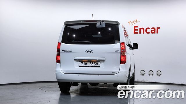 Hyundai Grand Starex 4WD Wagon 12-Seater Modern 2019 — фото 4