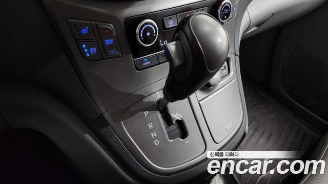 Hyundai Grand Starex 4WD Wagon 12-Seater Modern 2019 — фото 9