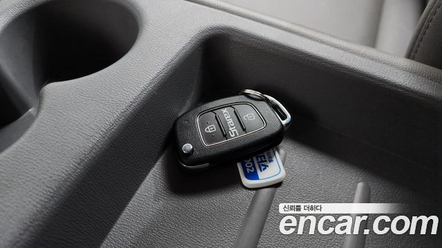 Hyundai Grand Starex 4WD Wagon 12-Seater Modern 2019 — фото 18