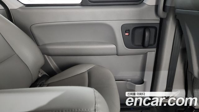 Hyundai Grand Starex 4WD Wagon 12-Seater Modern 2019 — фото 25