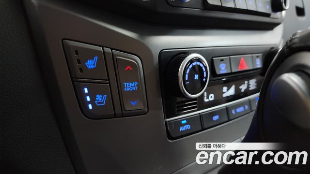 Hyundai Grand Starex 4WD Wagon 12-Seater Modern 2019 — фото 29