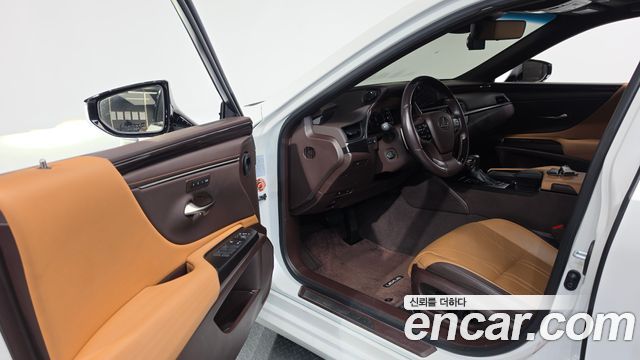 Lexus ES300h (VII) Luxury Plus 2021 — фото 10