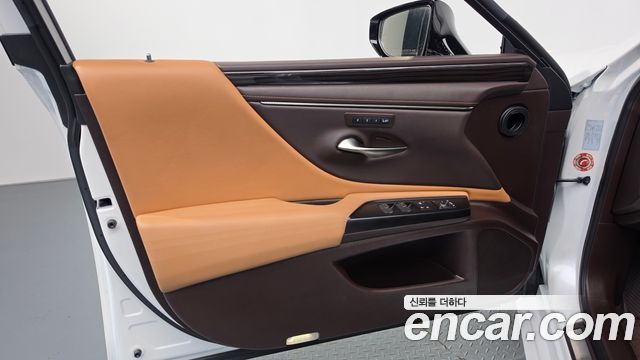 Lexus ES300h (VII) Luxury Plus 2021 — фото 24