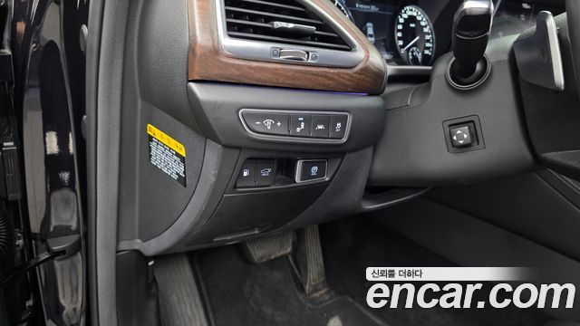 Genesis G90 5.0 AWD Limousine Prestige 2021 — фото 18