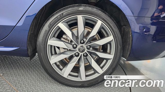 Audi A4 (B9) 40 TFSI Premium 2023 — фото 21