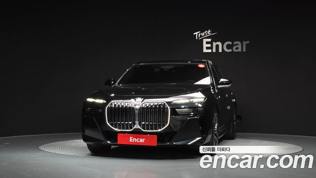 BMW 7 Series (G70) 740i xDrive M Sport Limited 2024 — фото 3