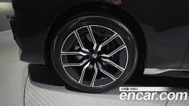 BMW 7 Series (G70) 740i xDrive M Sport Limited 2024 — фото 5