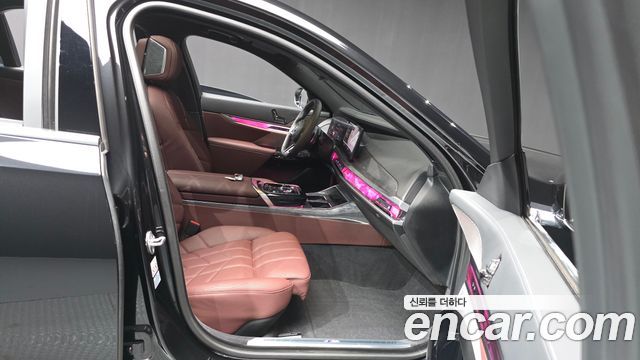 BMW 7 Series (G70) 740i xDrive M Sport Limited 2024 — фото 11