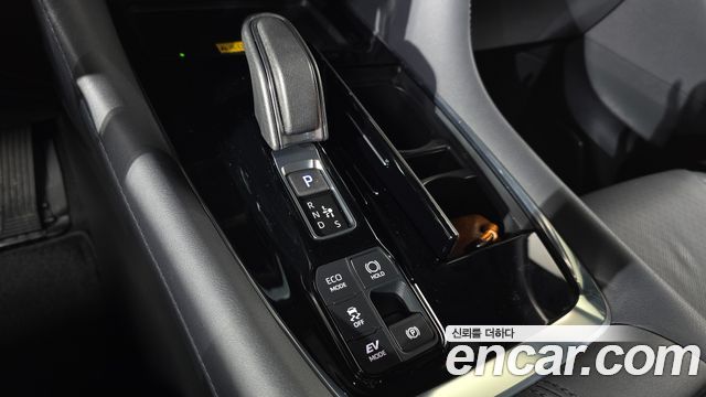Toyota Alphard (IV) 2.5 HEV Executive AWD 2025 — фото 9