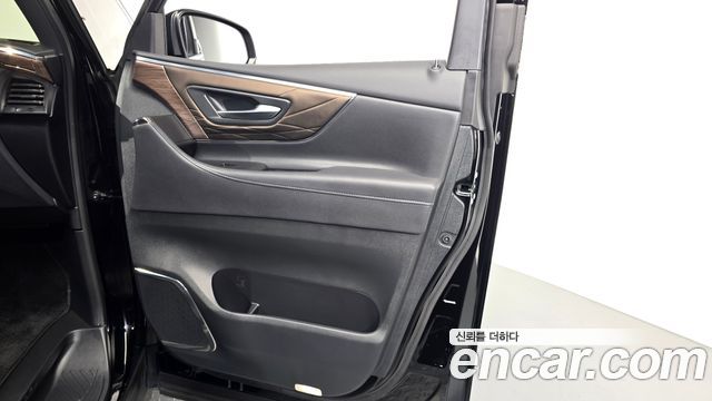 Toyota Alphard (IV) 2.5 HEV Executive AWD 2025 — фото 24