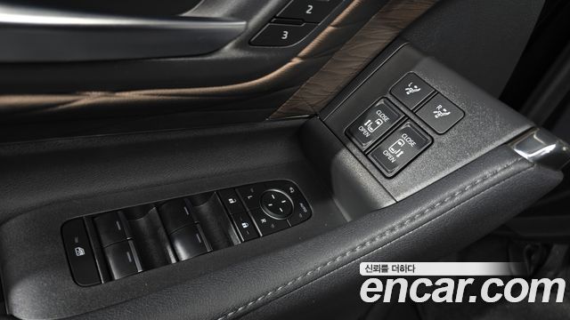 Toyota Alphard (IV) 2.5 HEV Executive AWD 2025 — фото 27