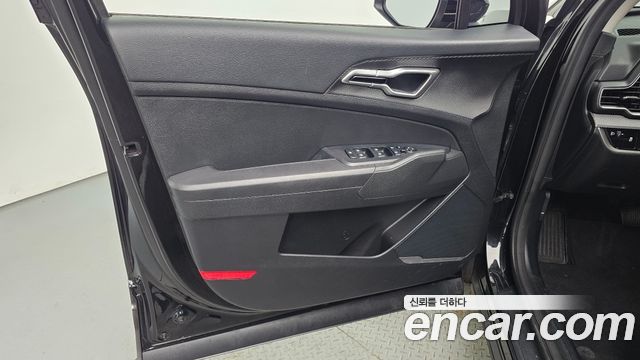Kia Sportage (V) Diesel 2.0 2WD Trendy 2023 — фото 24
