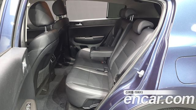 Kia Sportage The Bold Diesel 2.0 2WD Prestige 2021 — фото 12
