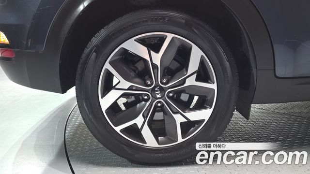Kia Sportage The Bold Diesel 2.0 2WD Prestige 2021 — фото 17