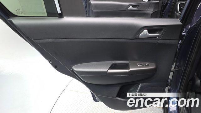 Kia Sportage The Bold Diesel 2.0 2WD Prestige 2021 — фото 25