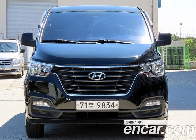 Hyundai Grand Starex 12-Seater LPi Smart 2020 — фото 1