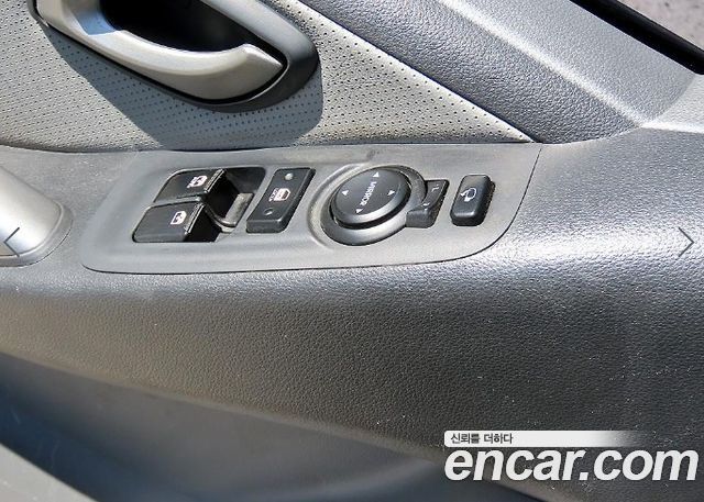 Hyundai Grand Starex 12-Seater LPi Smart 2020 — фото 16