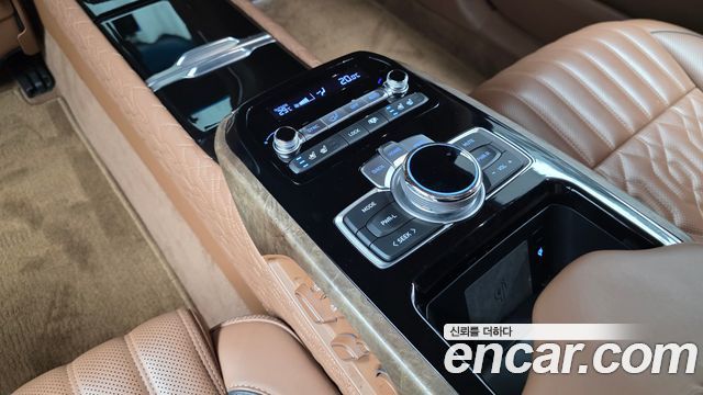 Genesis G90 5.0 AWD Limousine Prestige 2019 — фото 18
