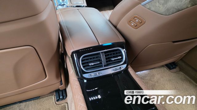 Genesis G90 5.0 AWD Limousine Prestige 2019 — фото 32