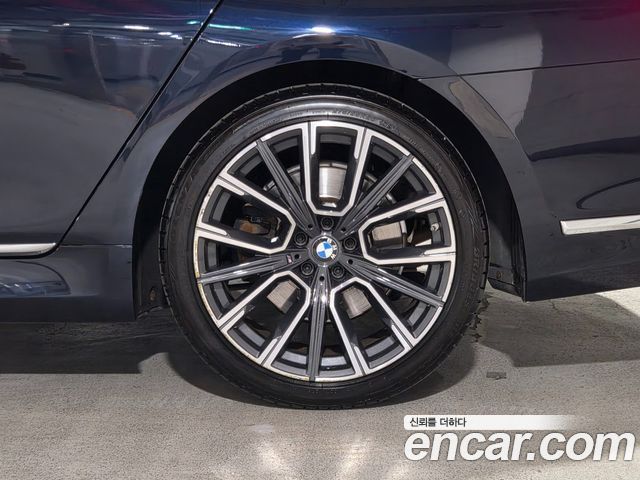 BMW 7 Series (G11) 740Li xDrive M Sport Package 2022 — фото 5