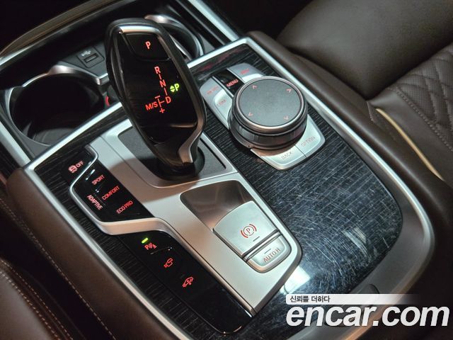 BMW 7 Series (G11) 740Li xDrive M Sport Package 2022 — фото 15