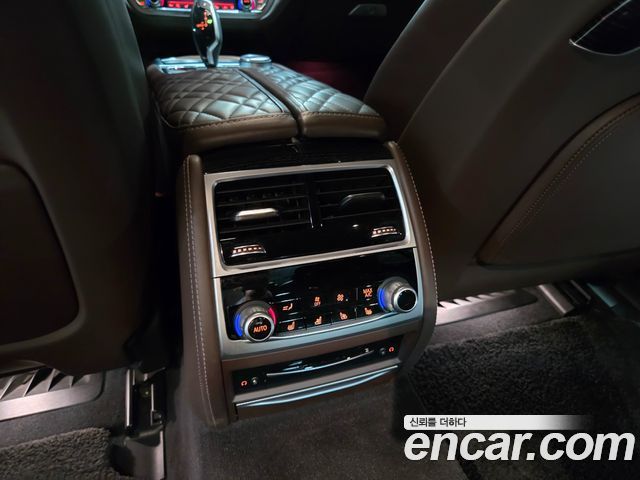BMW 7 Series (G11) 740Li xDrive M Sport Package 2022 — фото 18